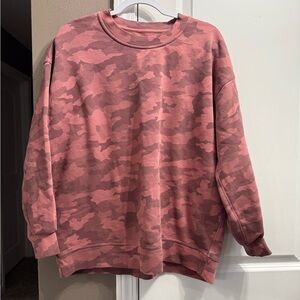 lululemon - Perfectly Oversized Crew - Heritage 365 Camo Brier Rose Multi - L/XL